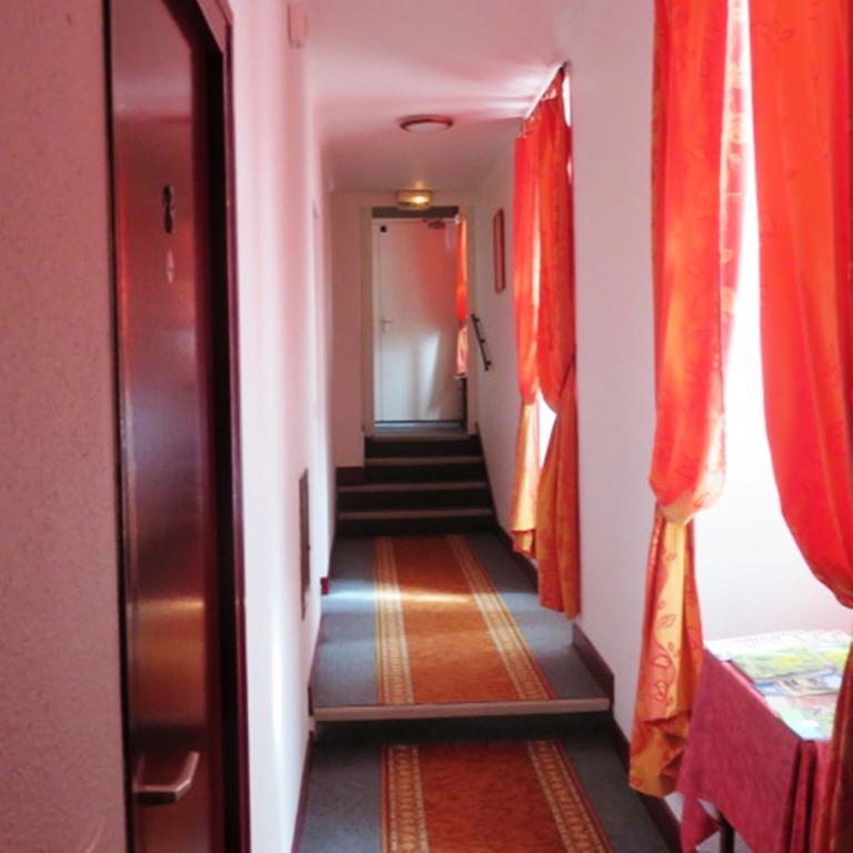 Le Relais Du Pont De Rhodes Hotel Frayssinet Kamer foto