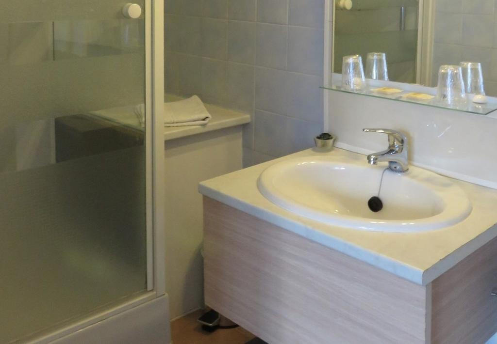 Le Relais Du Pont De Rhodes Hotel Frayssinet Kamer foto