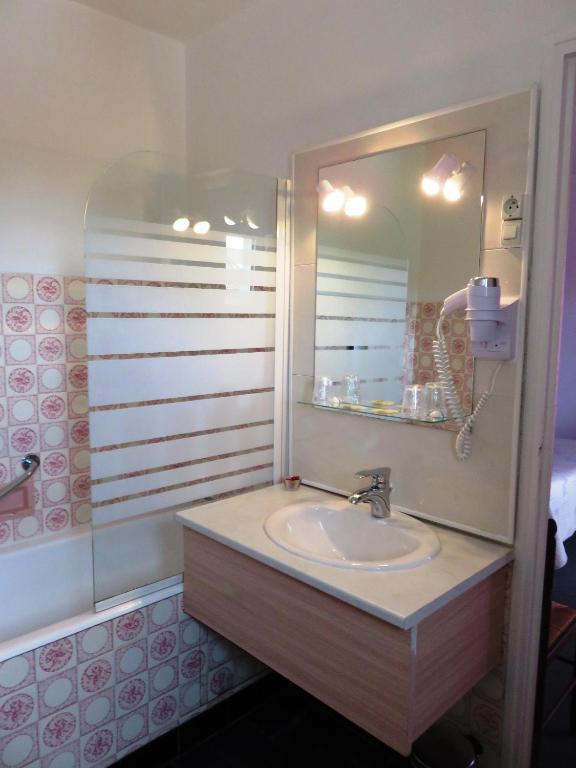 Le Relais Du Pont De Rhodes Hotel Frayssinet Kamer foto
