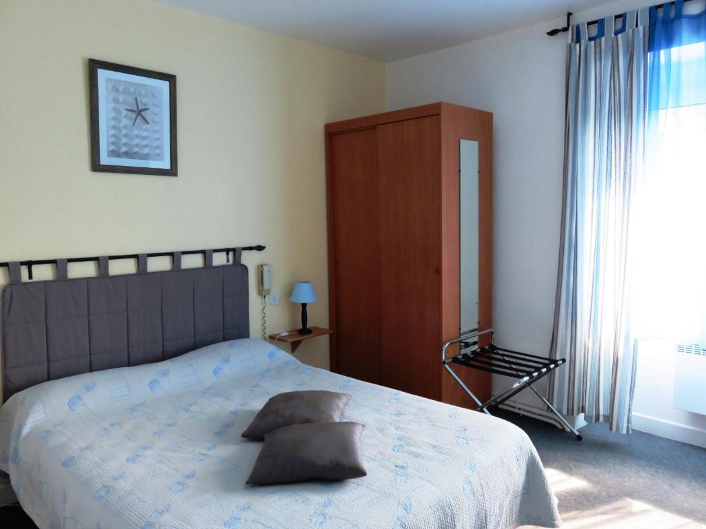 Le Relais Du Pont De Rhodes Hotel Frayssinet Kamer foto